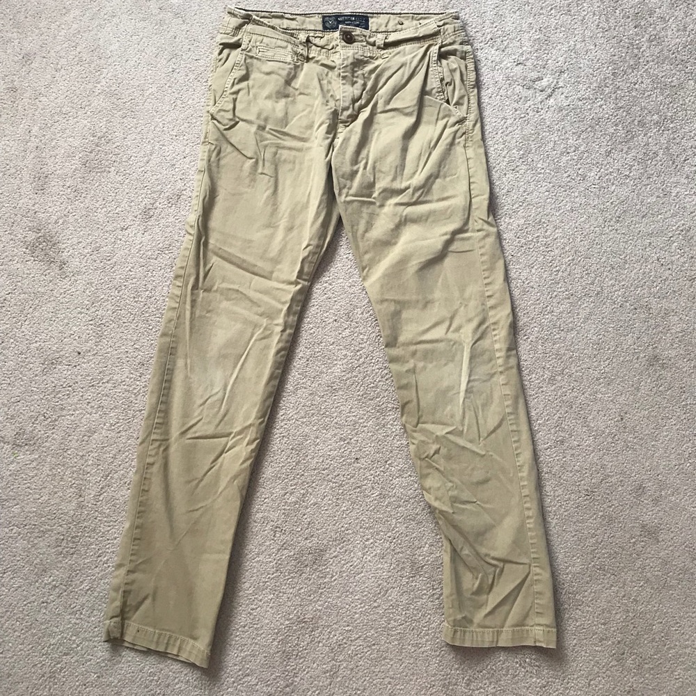 American eagle khaki pants 30/32